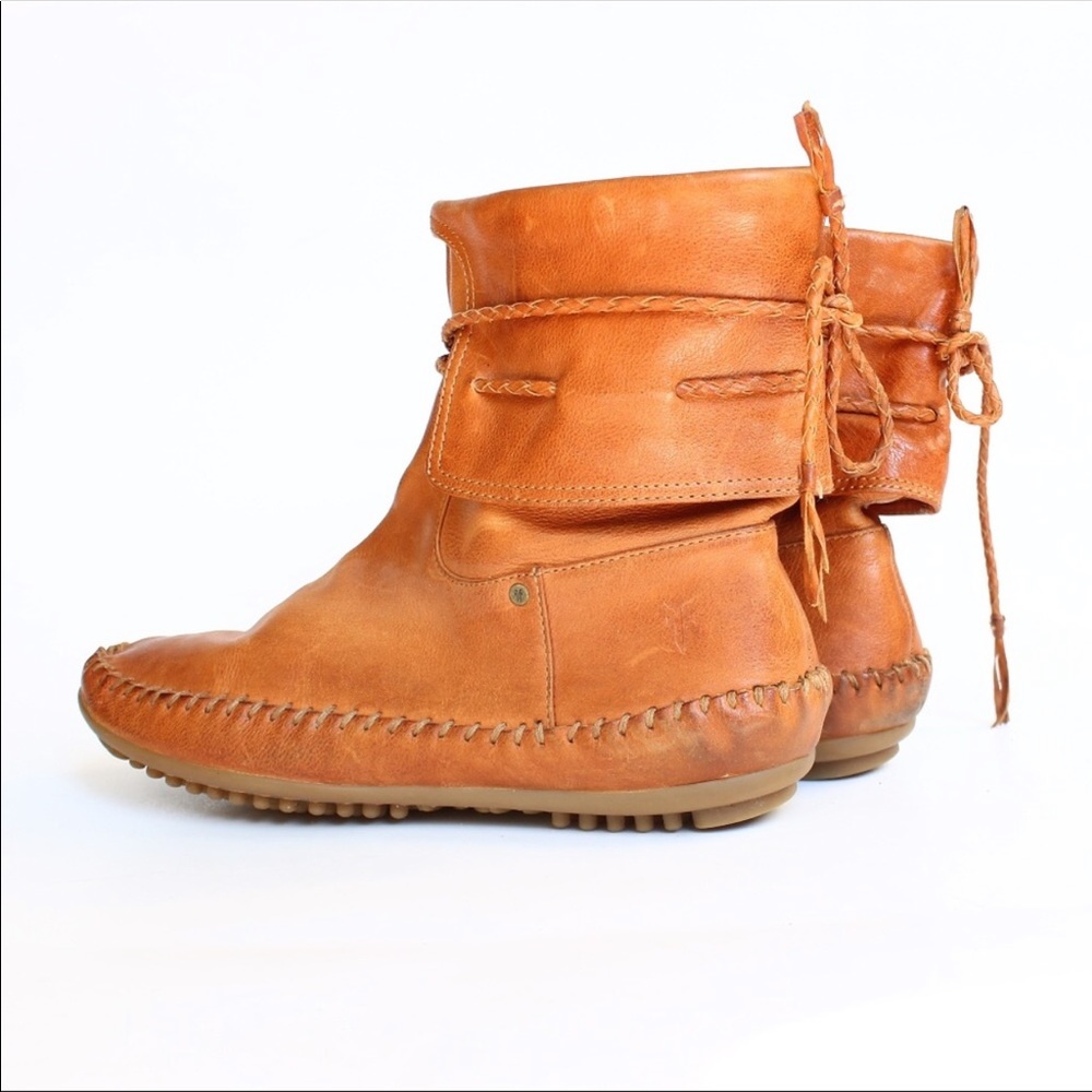 🌿Frye